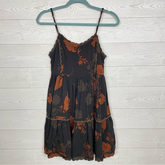 UO Urban Outfitters Hanna Mini Dress Size XS Floral - Picture 5 of 10